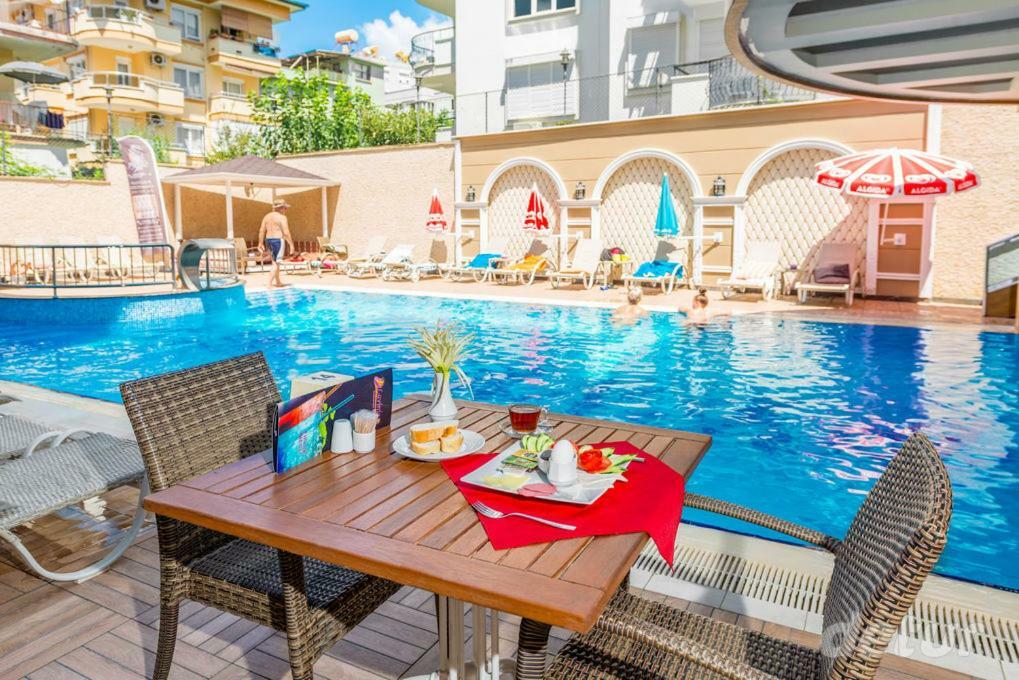 Lavinia Apart & Hotel Аланя Екстериор снимка